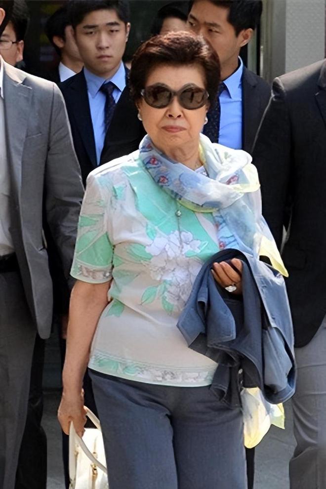 ”同一女星亲兄弟为财权内斗互撕韩国财阀家族丑闻：父子“共享(图5)